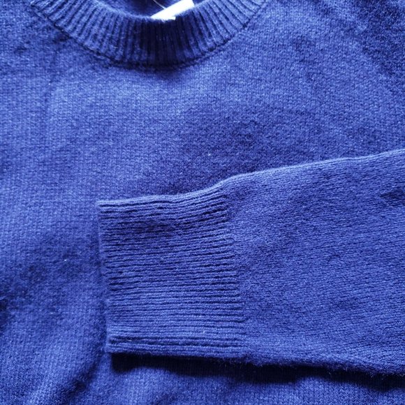 Gap Women's Wool Crewneck Sweater - Picture 5 of 7